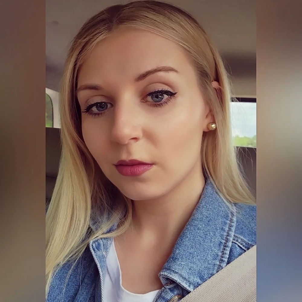 Meet your Posher, Dakota